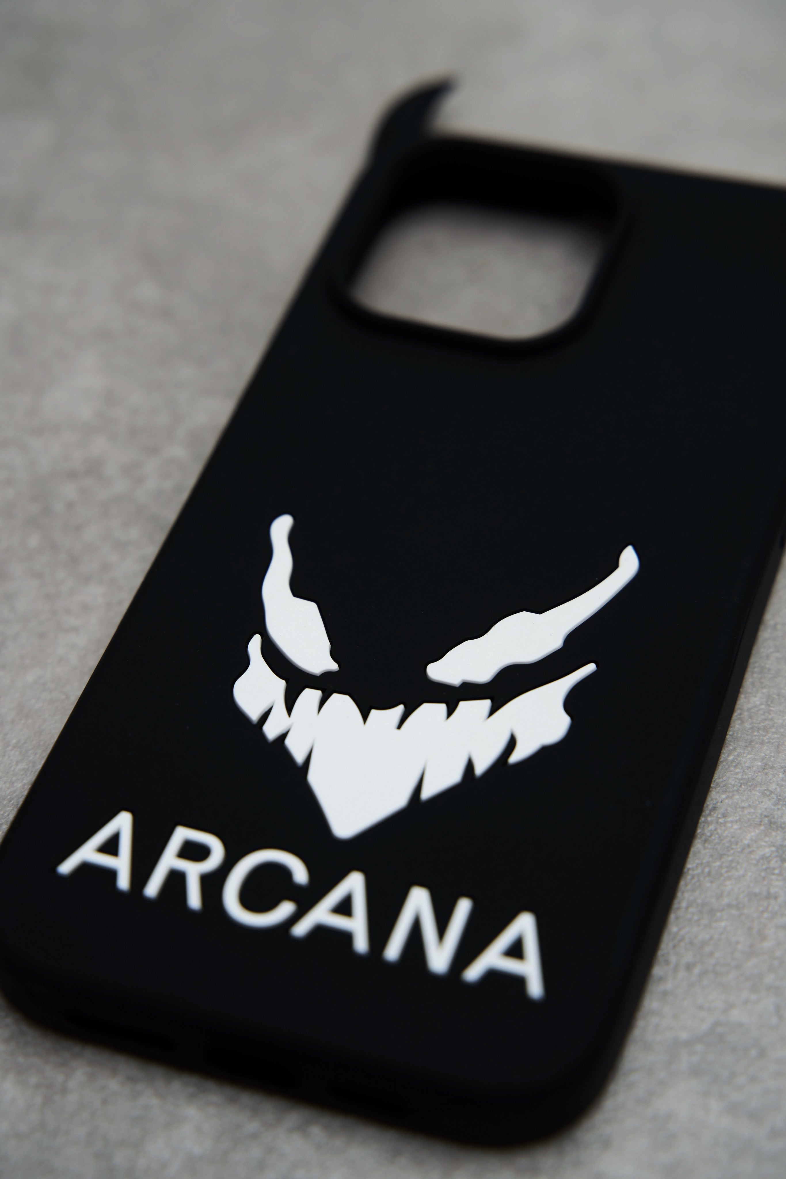 DEVIL HORN PHONE CASE arcana official